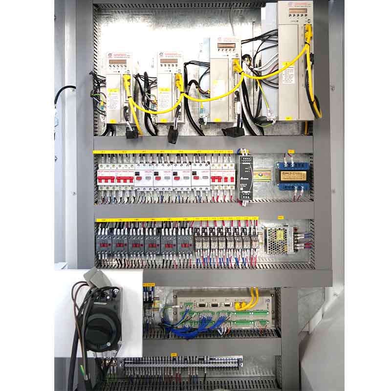 VMC650L High Precision CNC Metal Machine Automatic Center CNC Vertical Milling Machining Center for Sale