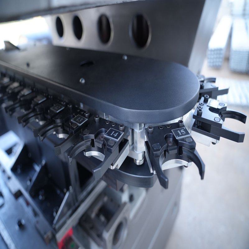 WMT-V63 High Quality 5-axis Vertical Machining Center for Metal Processing